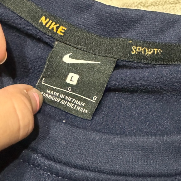 Nike long sleeve crew neck - Picture 3 of 3